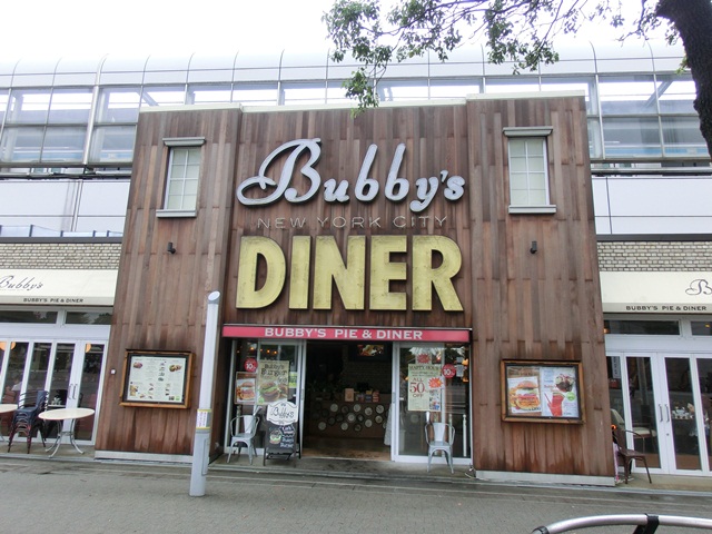 桜木町 Bubby S横浜 魅惑のエッグベネディクト サワークリームパンケーキ Macky S 湘南つれづれ日記