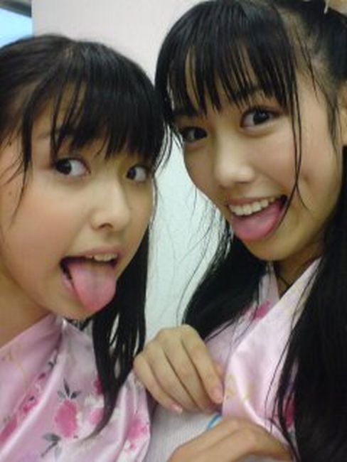 舌出し女の子のキュートな画像 エロいフェチ画像