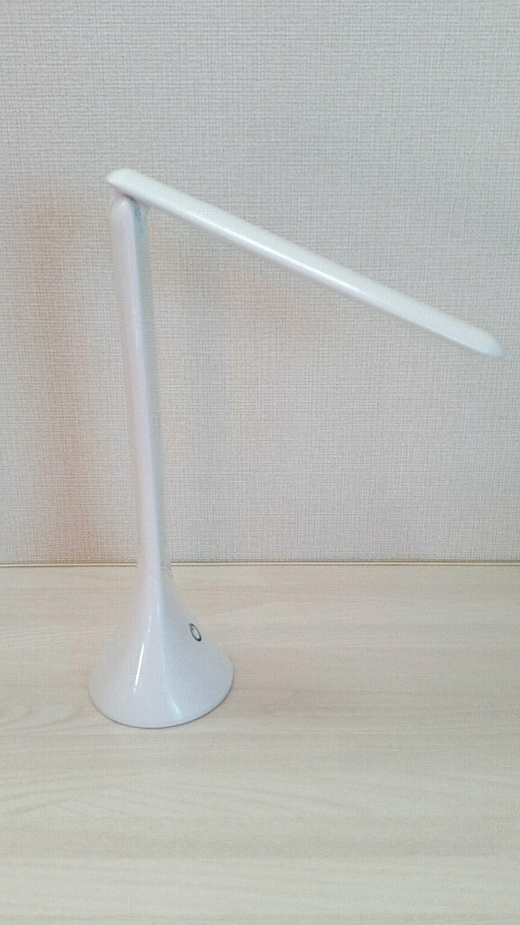 使った感想 ダイソーの スタンドライト 折り畳みタイプ が 買って良かった という話 ぴんくぴっぐ備忘録 岩手盛岡生活ブログ