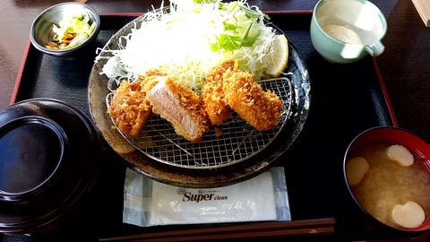 11月スタートとんかつあけと牡蠣フライヒレかつ定食