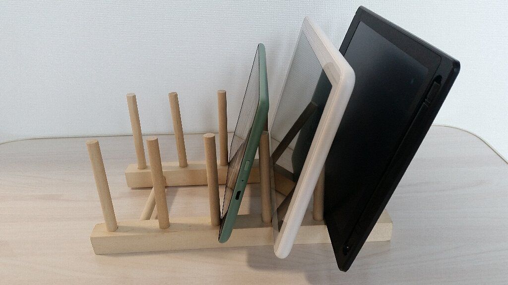セリア 木製ディッシュスタンド が スマホスタンド として便利だった という話 ぴんくぴっぐ備忘録 岩手盛岡生活ブログ