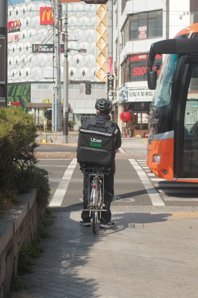 2021 6 3      Uber Eats(       )       