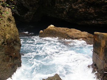 GROTTO (8)