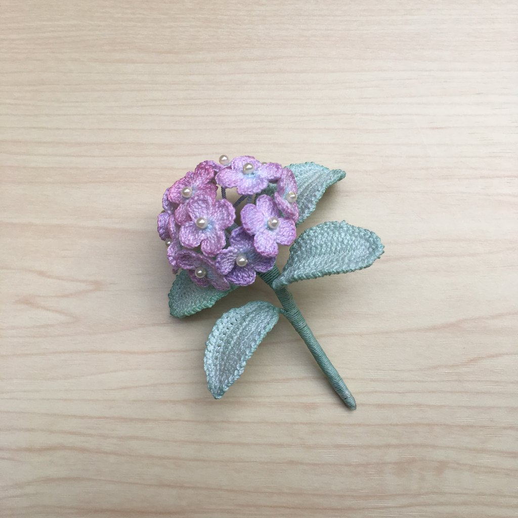 アジサイを編みました かぎ針で編むルナヘヴンリィの小さなお花のアクセサリー より 作ったもの