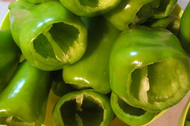 みどりむし ピーマンみたいな野菜のびん詰めを作る みどりむし In ヨーロッパのどこか ４