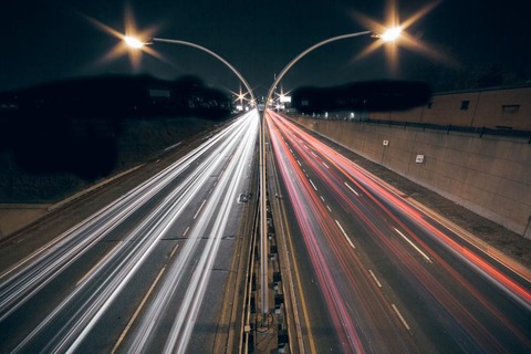 highway-lights-at-night_925x