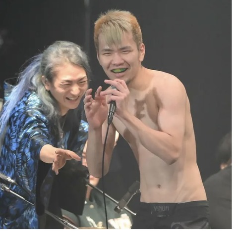 0B6CBAEA-811B-4F1B-A58B-71E7813D4858