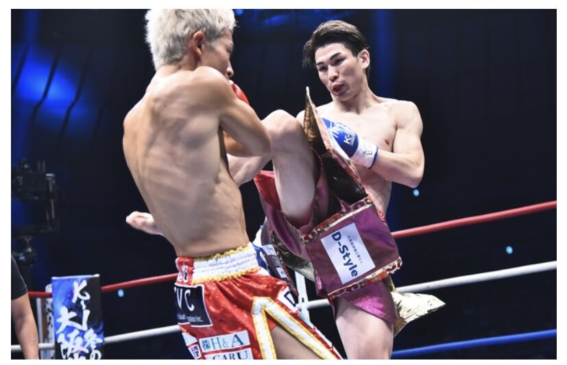 【K-1】レオナ・ペタスが大岩龍矢を飛びヒザ蹴りで鮮やかにKO、決勝へ進出