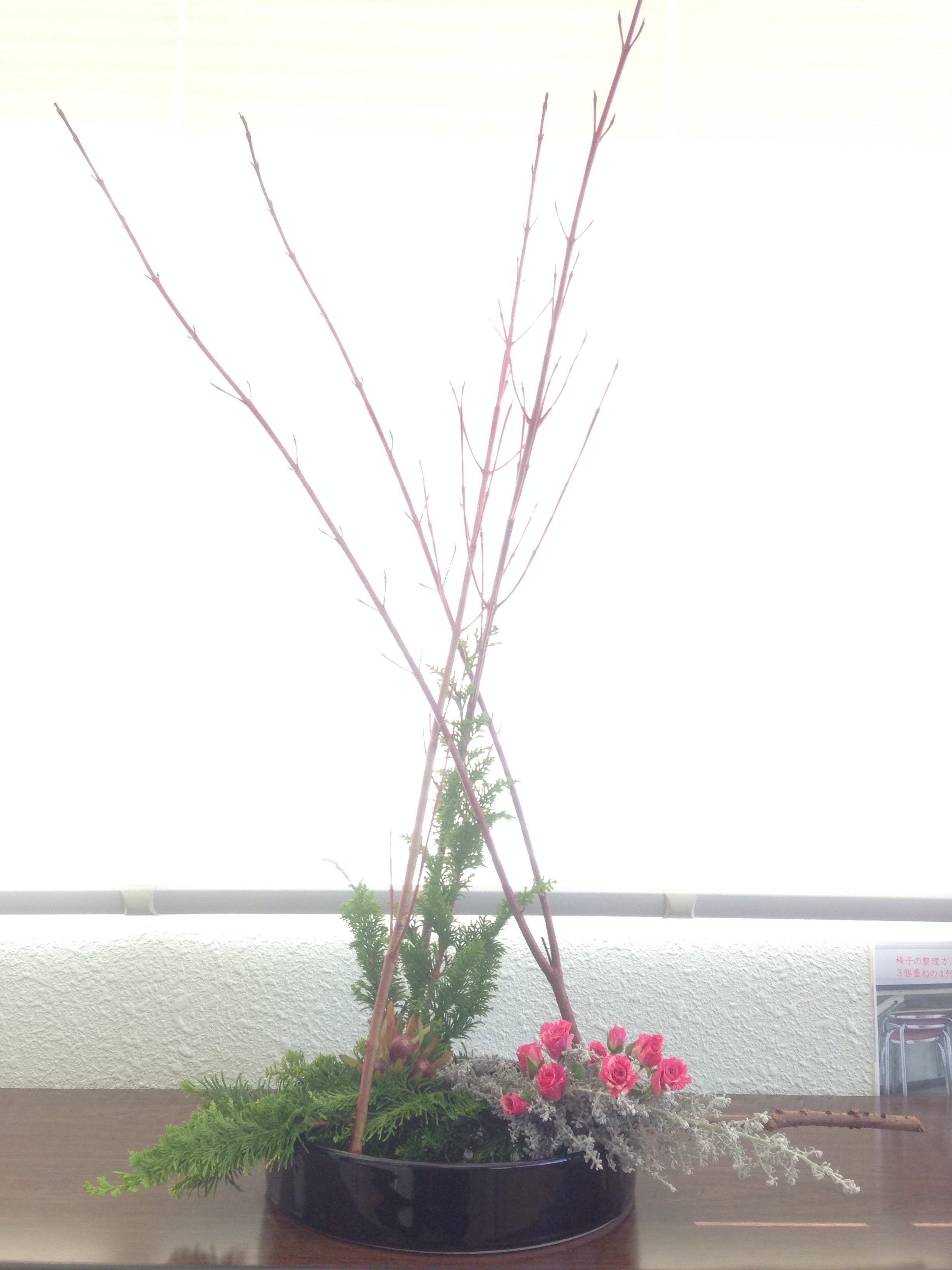 クリスマスをイメージした生け花 花のように クリスマスをイメージした生け花 花のように