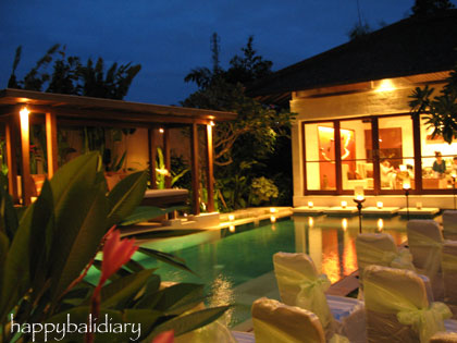 バリ島 ヴィラ 夜のヴィラってこんなに素敵 ヴィラアイルバリ Kerobokan The World Is Mine 人生の旅をゆく