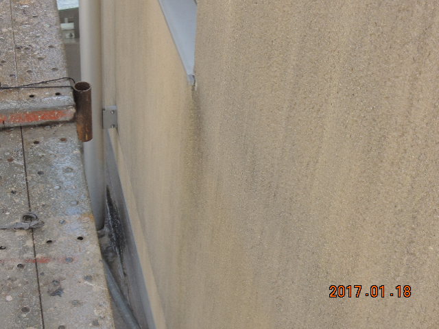 土壁の洗浄の様子 歩野慕野