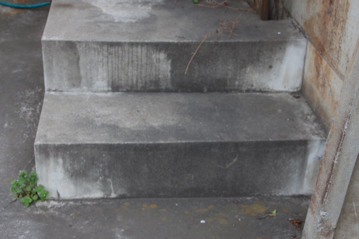 コンクリートの屋外階段をきれいにする方法 施工手順 歩野慕野