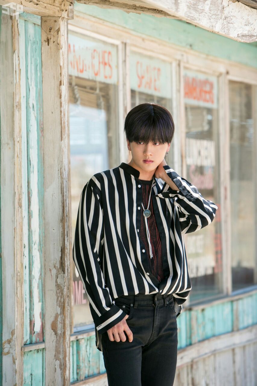 SF9 ヨンビン ツーショット参加券 早い者勝ち SF9 ヨンビン＆Golden Child デヨル、本日（3/29）揃って軍隊へ
