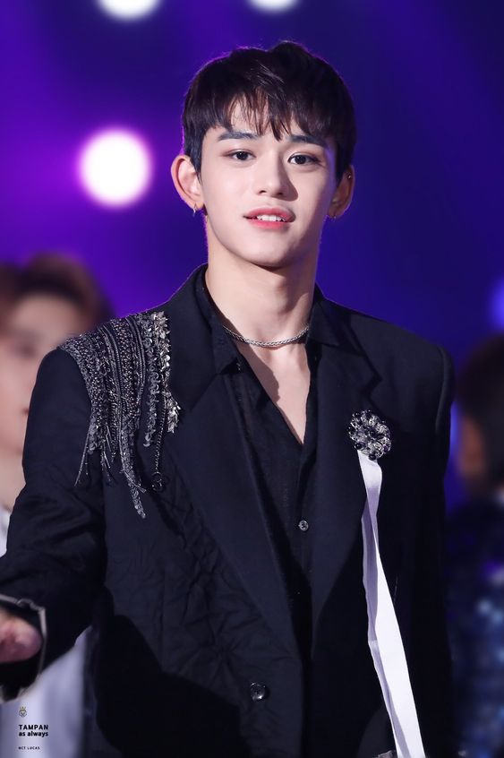 NCT2020 アクリルキーリング　トレカ　ルーカス　LUCAS mio様専用 wayv takeoff キーリング ホログラム ルーカスnct