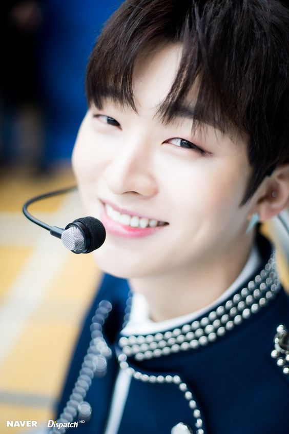 Wannaone ジソン 지성 画像１ ぴよぴよにっき