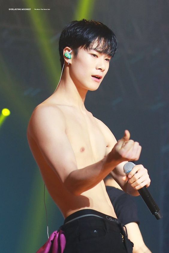 ASTRO magazine 写真集 ムンビン 문빈 ASTRO ムンビン/Moon Bin 문빈 画像15 : ぴよぴよにっき