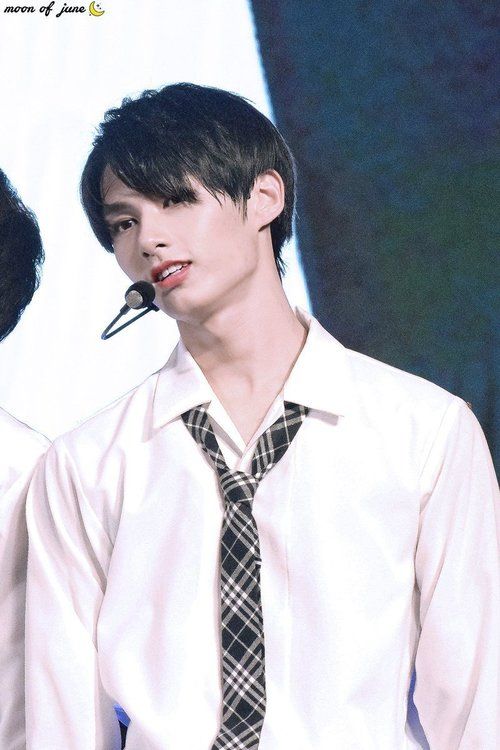 SEVENTEEN JUN UNIFORM SHIRT ジュン JUN」のアイデア 72 件 | seventeen ジュン, ジュン seventeen