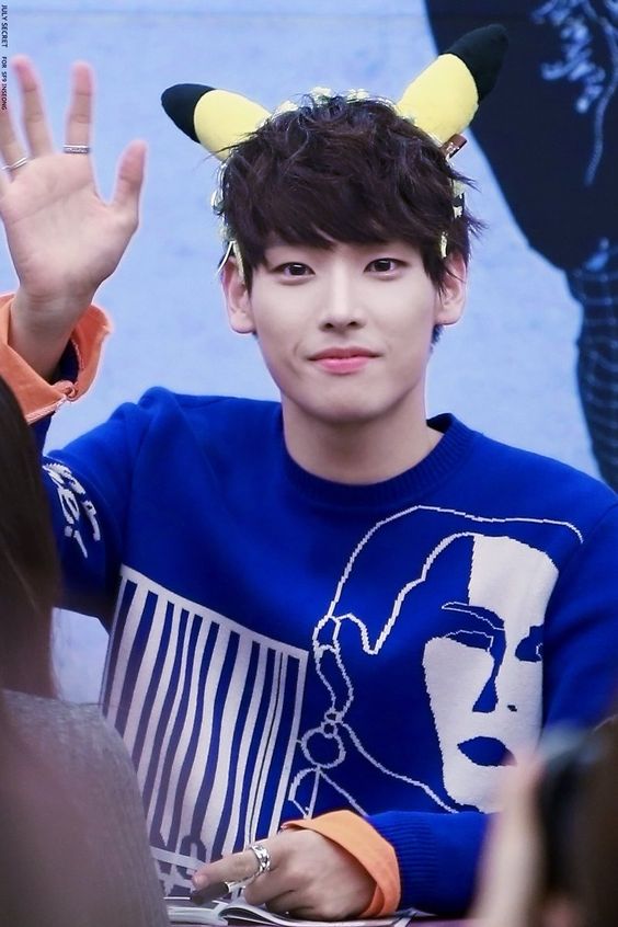 SF9 インソン ツーショット INSEONG Spotted today 200209 SF9's Inseong & Rowoon at Incheon airport