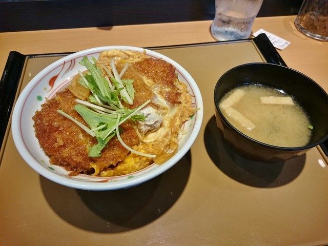 ここは戦場 やよい軒でおかずスティールするやつなんなのってよwwwwwww ぺこぺこりんこ