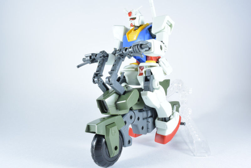 マシンライダーとRX-78-2 ガンダム
