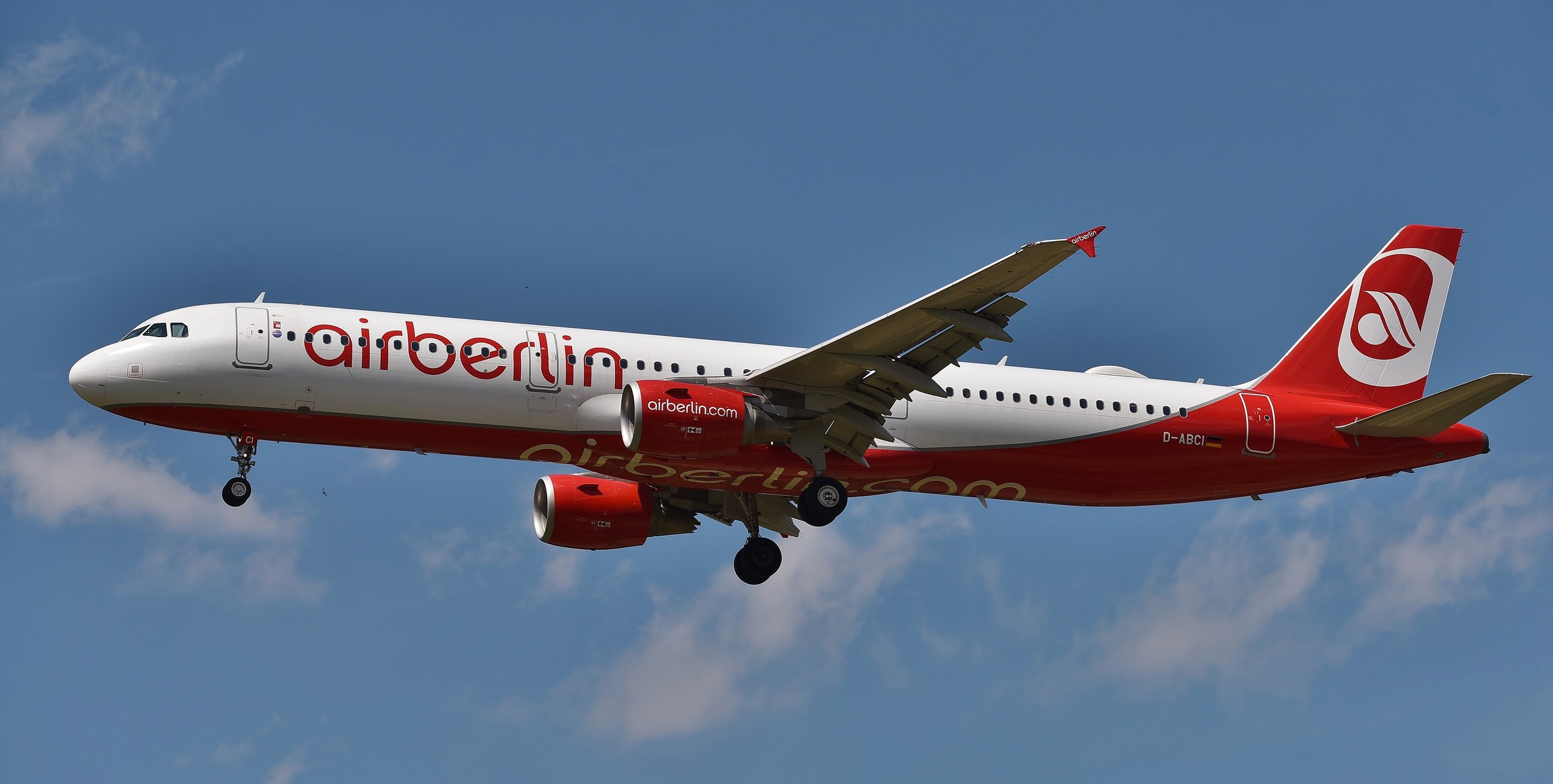 旅客機と周辺生物の写真212 青空を背景に飛ぶairberlin、トルコ航空、HOP!、ゲルマニア、ニキコメントトラックバック