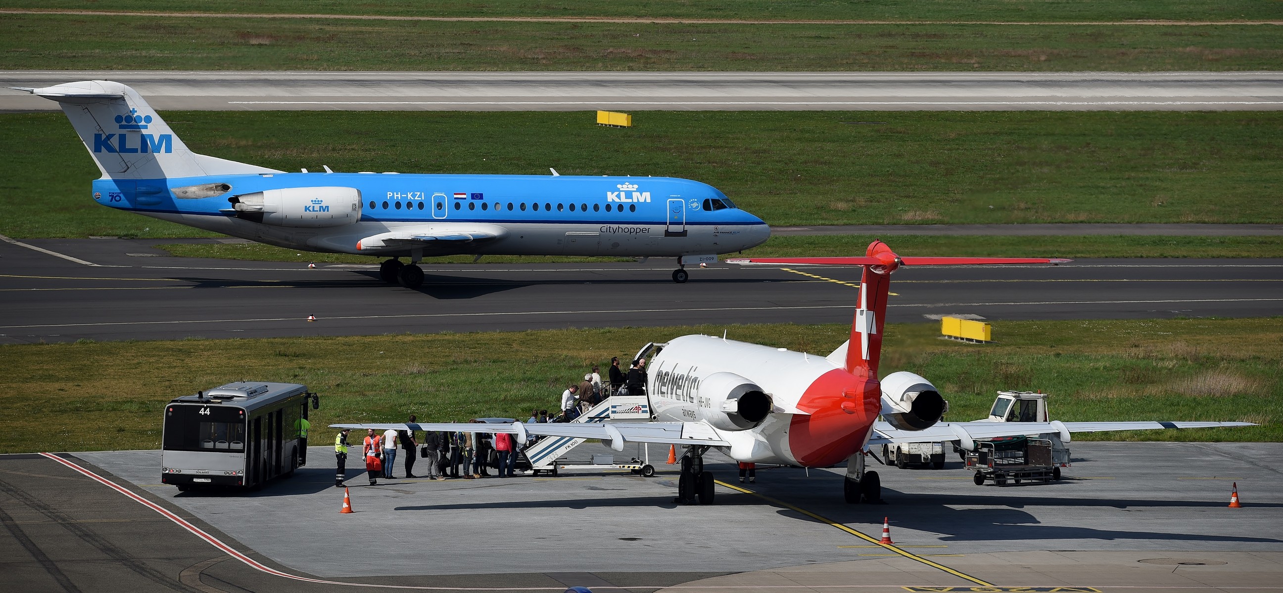 No 114 フォッカー70と100 旅客機と周辺生物の写真 No 114 フォッカー70と100 旅客機と周辺生物の写真