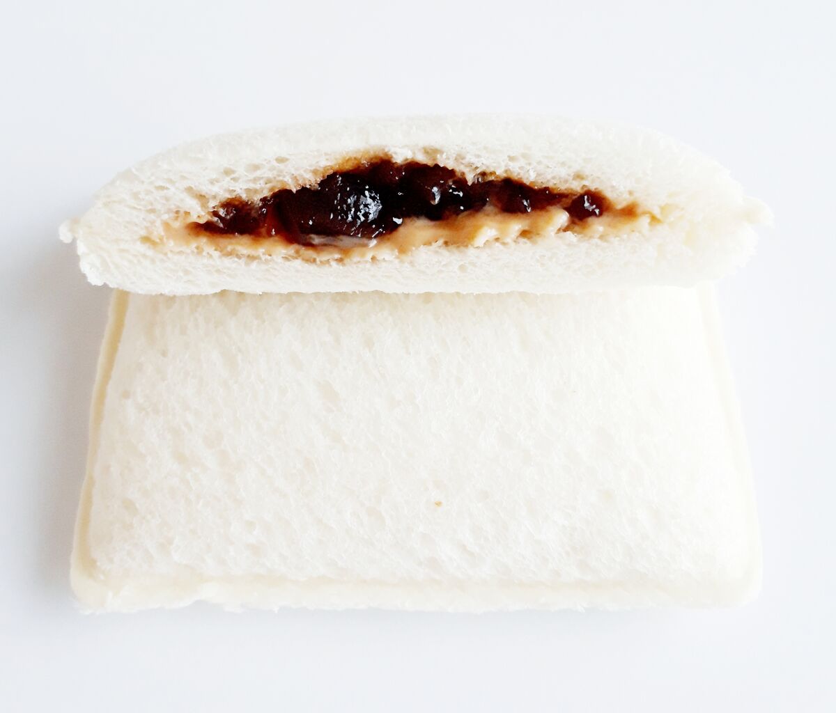 ヤマザキ ランチパック 黒糖わらびもち きなこクリーム パン食べたよ