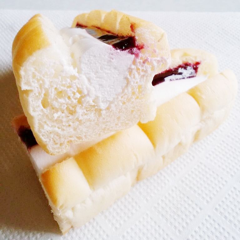 セブンイレブン 茨城県産ブルーベリージャムのちぎりパン パン食べたよ セブンイレブン 茨城県産ブルーベリージャムのちぎりパン パン食べたよ