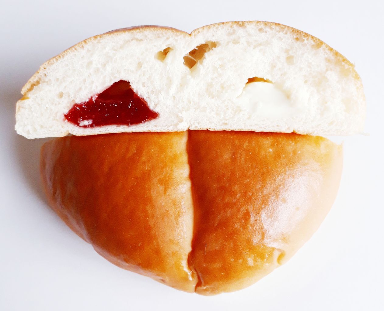 ヤマザキ ２色パン いちごジャム ミルククリーム パン食べたよ