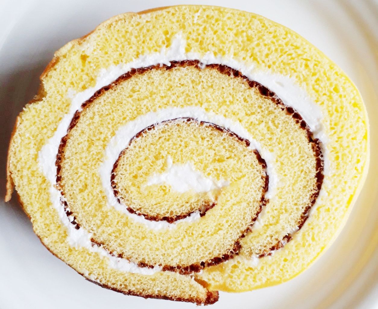 ヤマザキ 北海道産チーズのロールケーキ パン食べたよ ヤマザキ 北海道産チーズのロールケーキ パン食べたよ