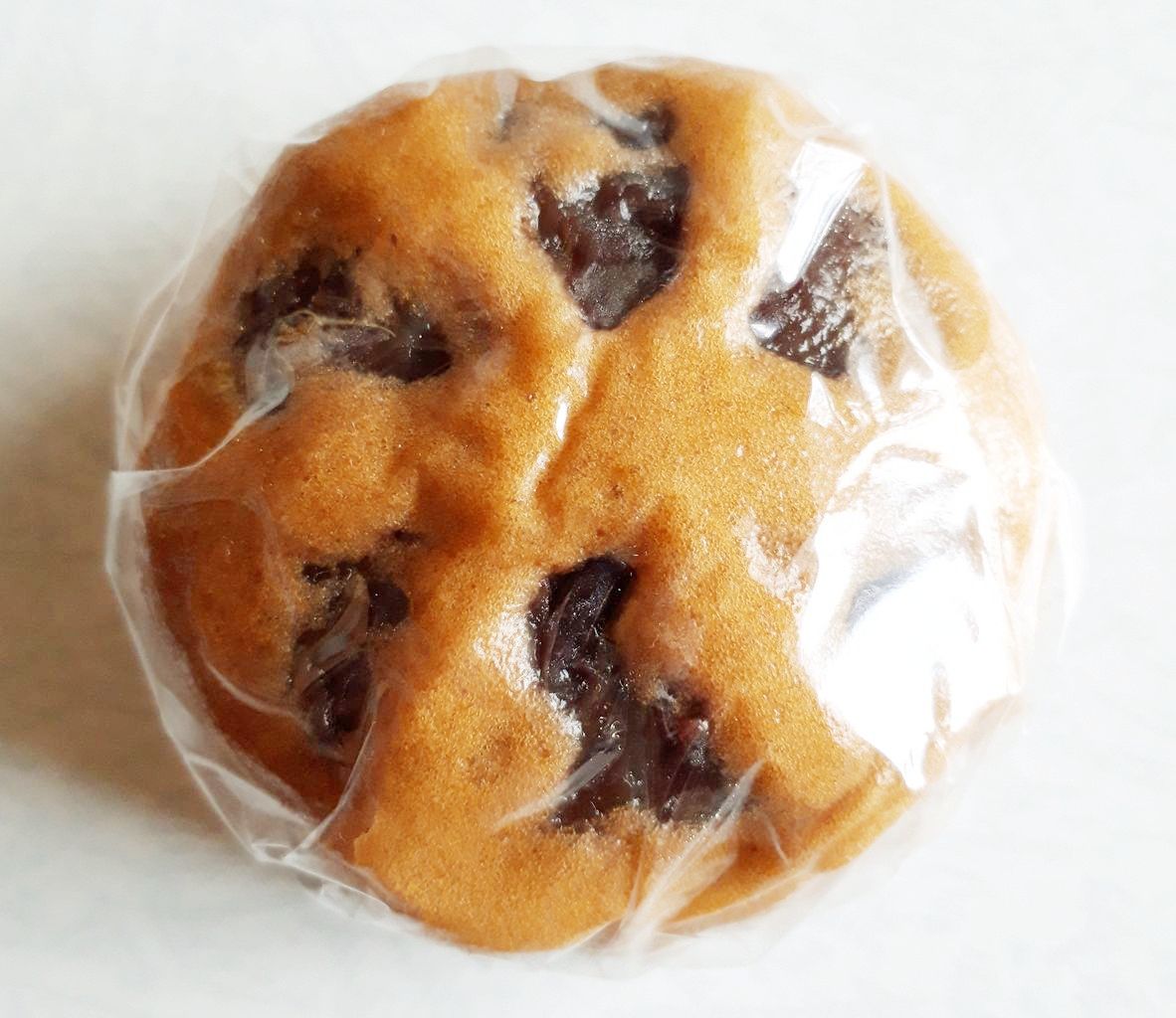 ヤマザキ 黒糖吹雪まん つぶあん パン食べたよ