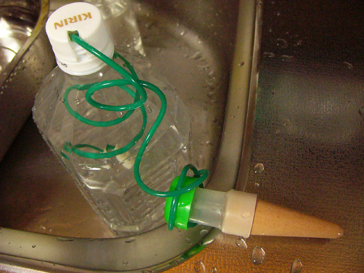 ペットボトル灌水システム 緑化1号 発明編 プランターマニアックス