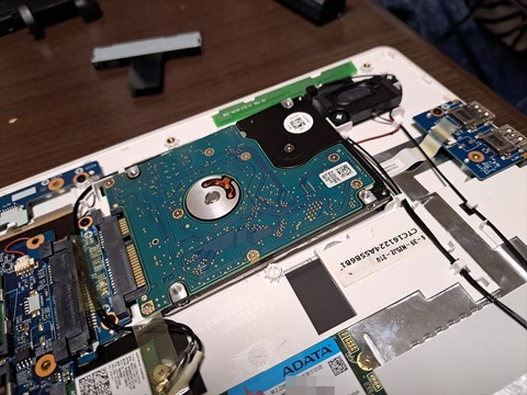 マウスコンピューターのノートPCにHDDを増設 : 天ぷら蕎麦が美味しい隠れたブログ2