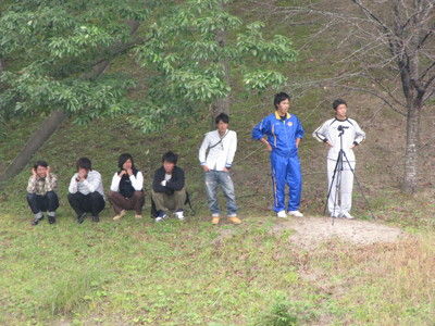 影の上の大学生