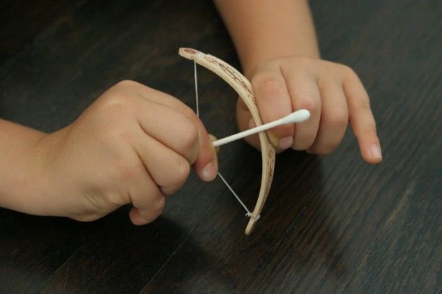 子供大喜び 身の回りの小物を使った弓矢の作り方 Plum Heart
