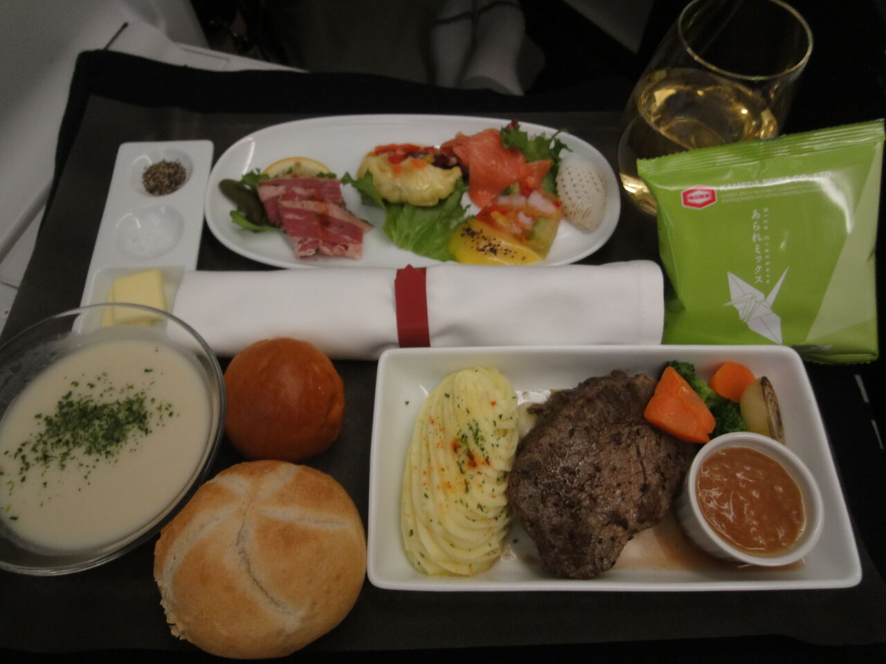 JL792便のビジネス機内食 : ホロホロハワイ