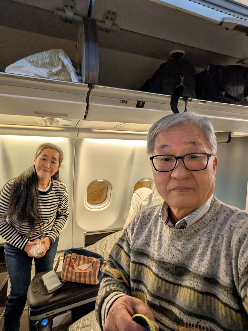 海人室内機のみ HA850便、ビジネスの座席や食事や・・・ : ホロホロハワイ