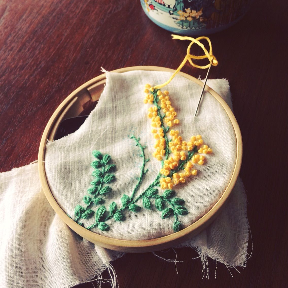 ミモザの刺繍のブラウス Mon Journal