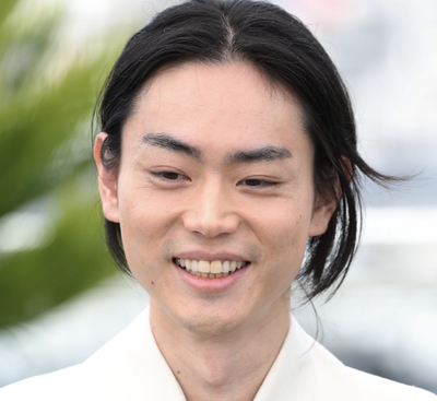 【朗報】菅田将暉さん、ドラマ撮影中に共演者の前屈みをガン見wwwww
