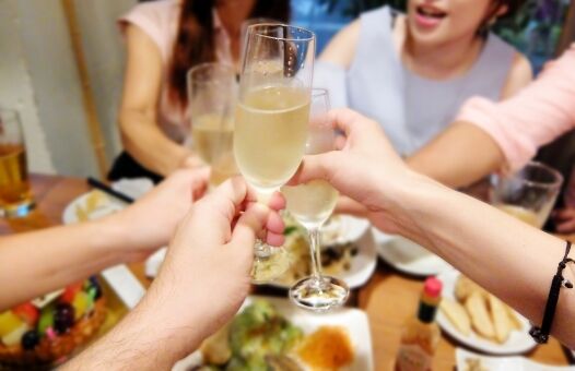男性参加費 8000円 まぁええやろ 女性参加費 500円 おファッ
