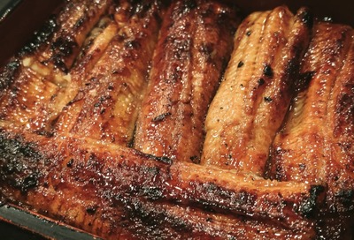 【画像】中国産うなぎ、『中』が抜けて「国産うなぎ」として販売wwwwwwwww