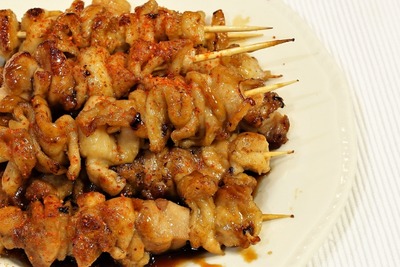 焼き鳥屋ワイ「とりあえずビール全員分にハツと砂肝10本ずつとレバー5本で」