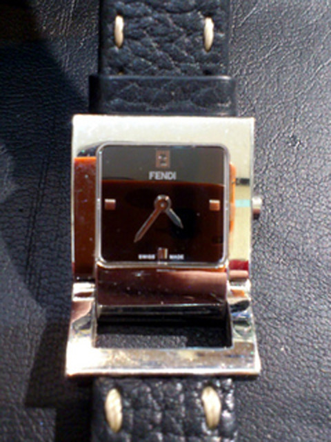 フェンディ（FENDI）時計の電池交換
