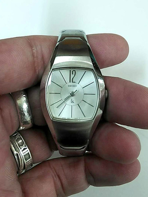 セイコー腕時計の電池交換800円+税~