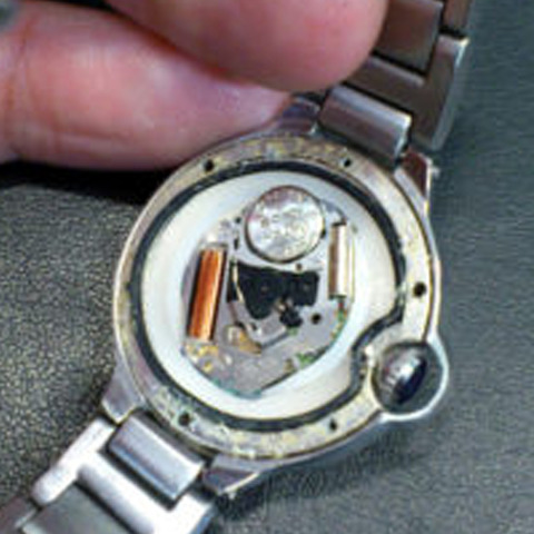 カルティエ Cartier 時計の電池交換1-1