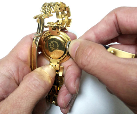 時計の電池交換880円~2