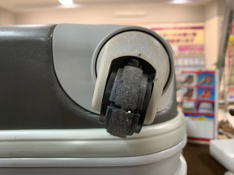 スーツケース修理1