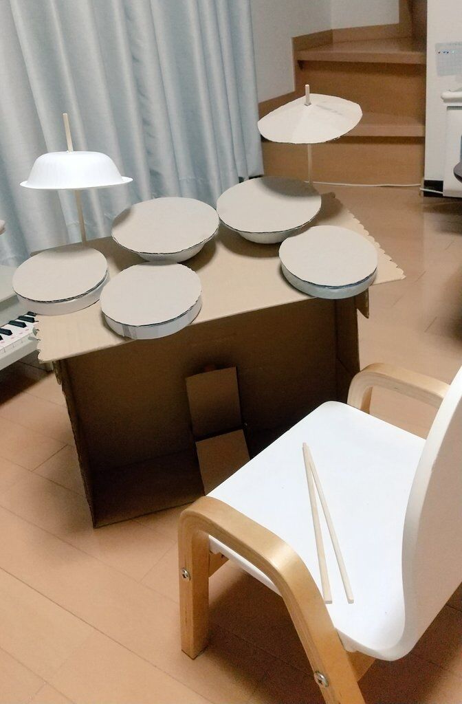 ダンボールや空き箱で作った 手作りおもちゃ ドラムセットとこいのぼり 子どもと仕事と子育てと病気とわたし ダンボールや空き箱で作った 手作りおもちゃ ドラムセットとこいのぼり 子どもと仕事と子育てと病気とわたし