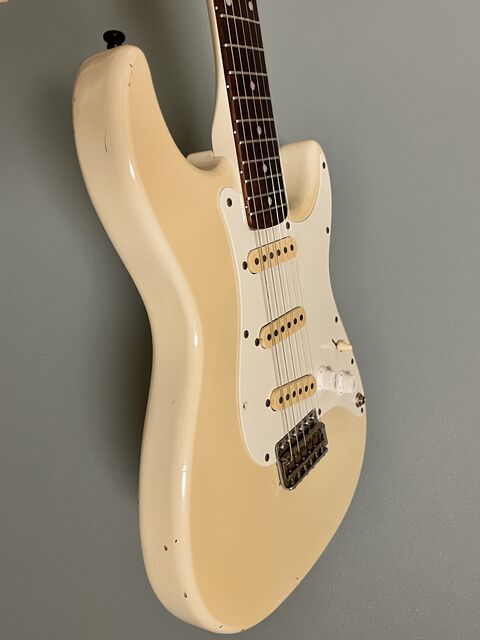 ☆太っちょストラト? YAMAHA SH-01 Shouter : ジナパパ一家の何 ☆太っちょストラト? YAMAHA SH-01 Shouter : ジナパパ一家の何