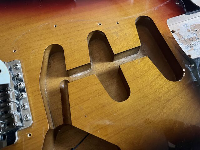 ☆Fender Japan。フジゲン製?ダイナ楽器製?木部だけトーカイ ☆Fender Japan。フジゲン製?ダイナ楽器製?木部だけトーカイ